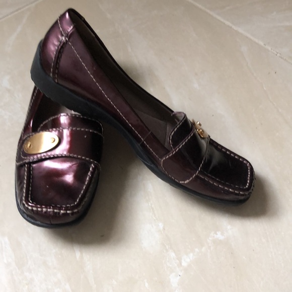 Liz Claiborne patent flat. - Picture 1 of 3